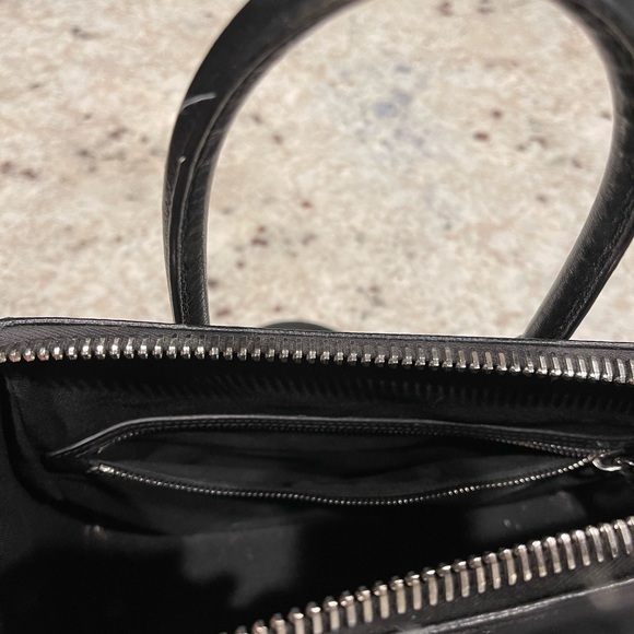 GIVENCHY Medium Antigona Black - Picture 4 of 11